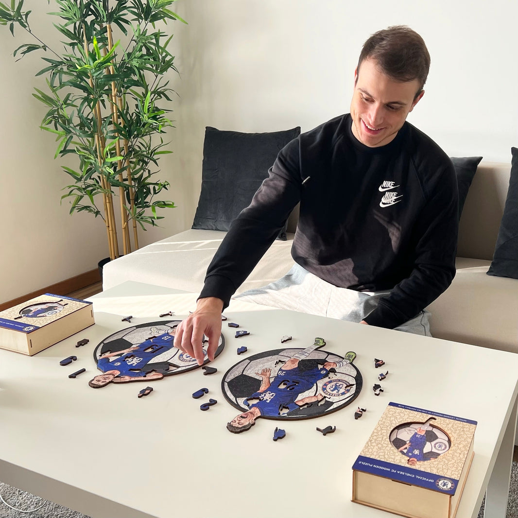 © Licensed Soccer Players Wooden Puzzles – Iconic Puzzles