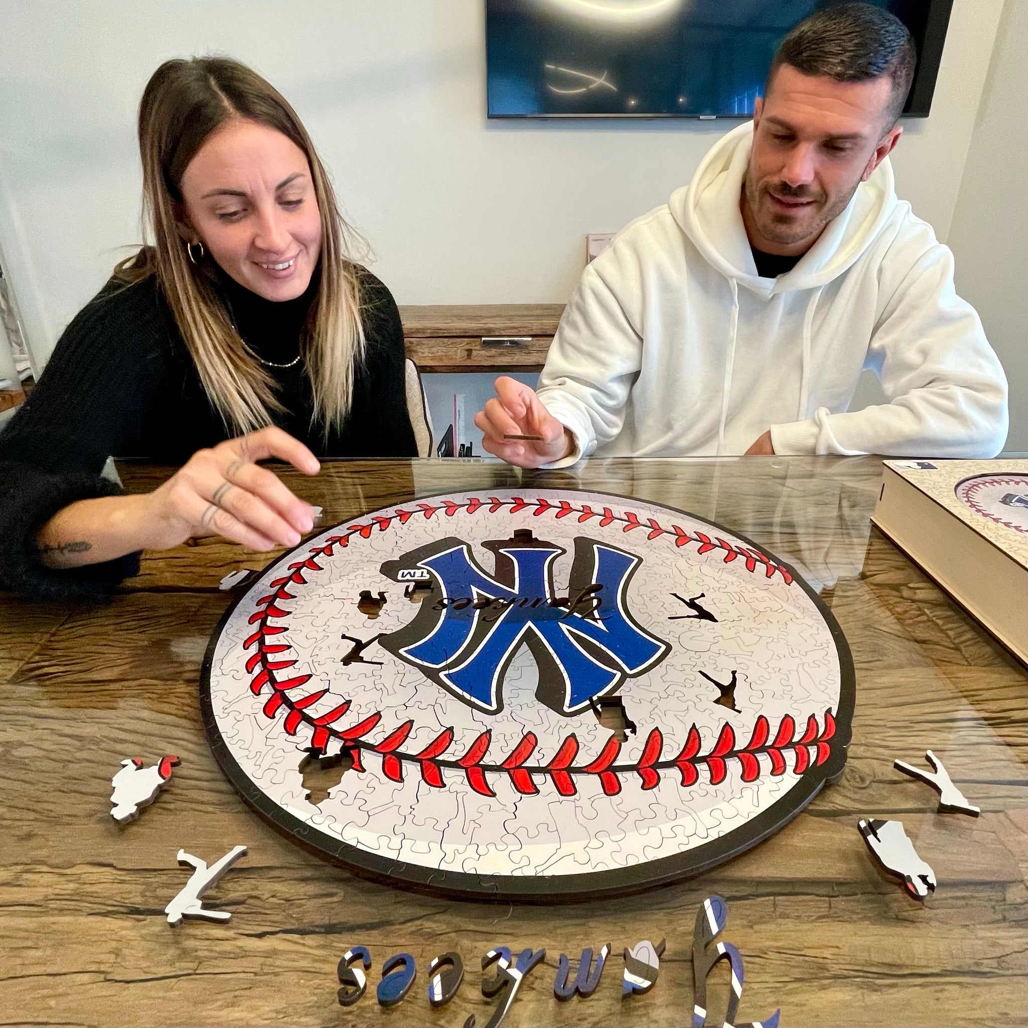 New York Yankees™ - Wooden Puzzle – Iconic Puzzles